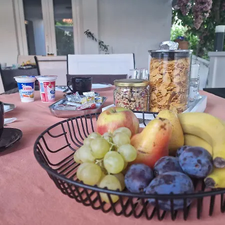 Semesterbostad Vikendica Nika